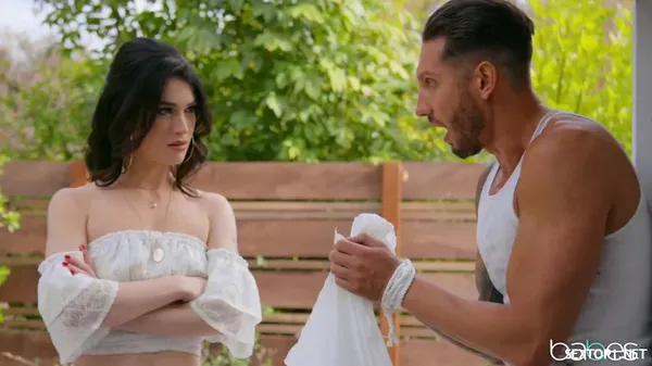 sex ko che gay Evelyn claire xử đẹp tên trộm đang bỏ trốn